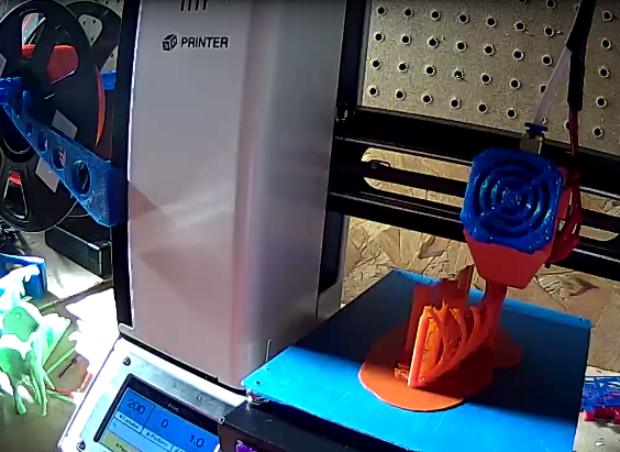 3D printing action shot
